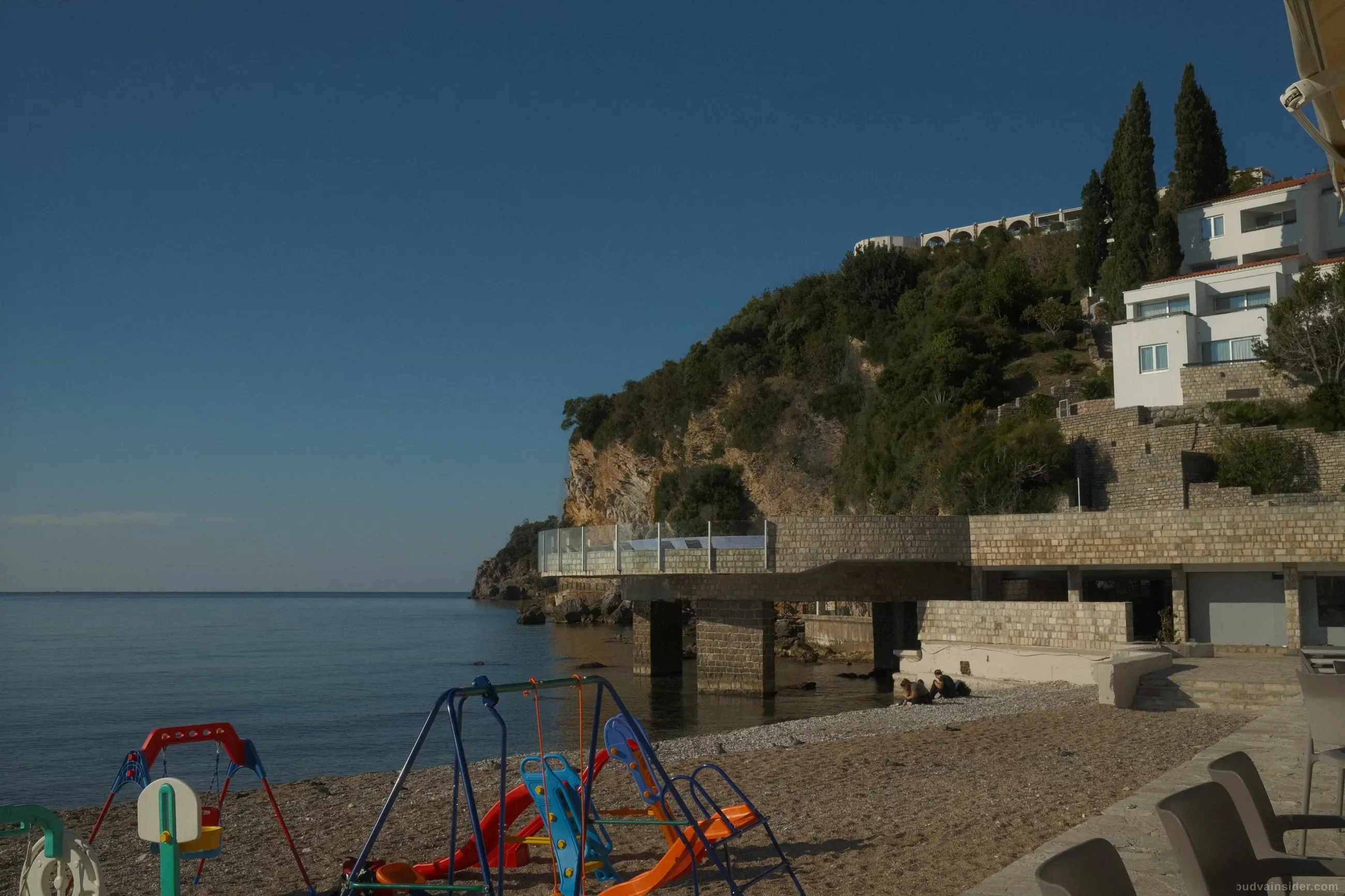 Ričardova Glava (Richard's Head), Playground and pier